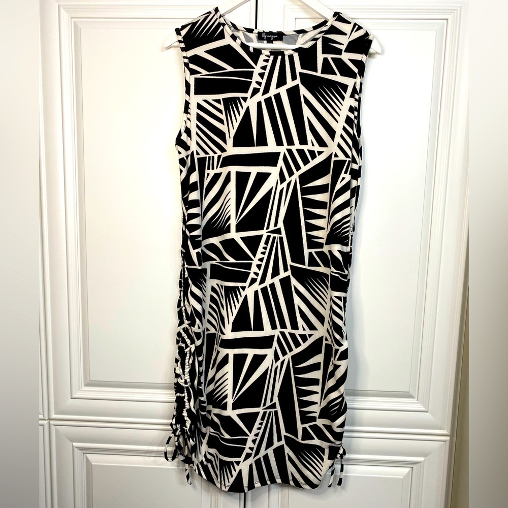EUC Lily Morgan Size XL Sleeveless Midi Length Dress Black White Ruched